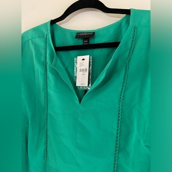 Lane Bryant-NWT 18/20 beautiful green blouse/tunic. V neck/roll sleeve. New! - Picture 6 of 10